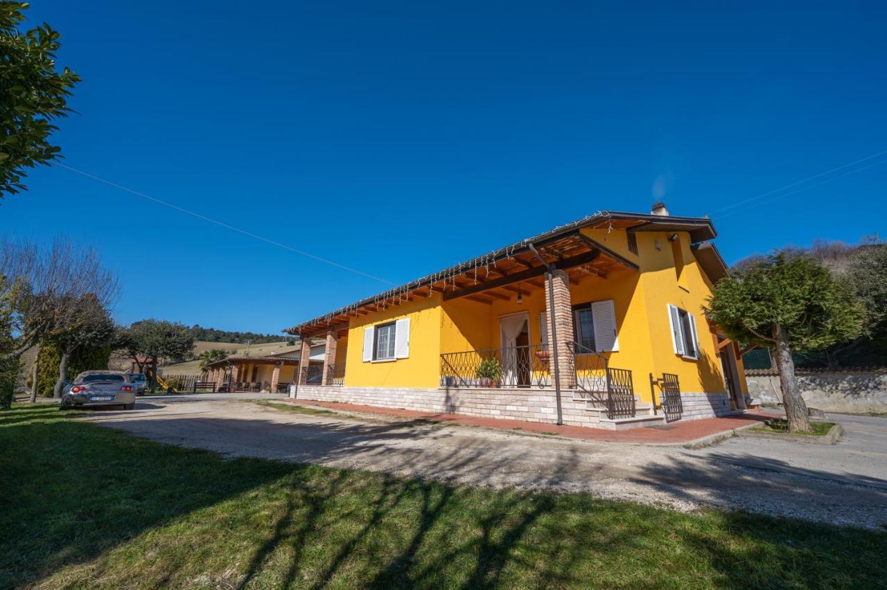 Agriturismo Caperroni Pescopagano Eksteriør bilde